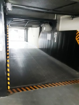 Grupo de 7 Cocheras cubiertas Alquiladas