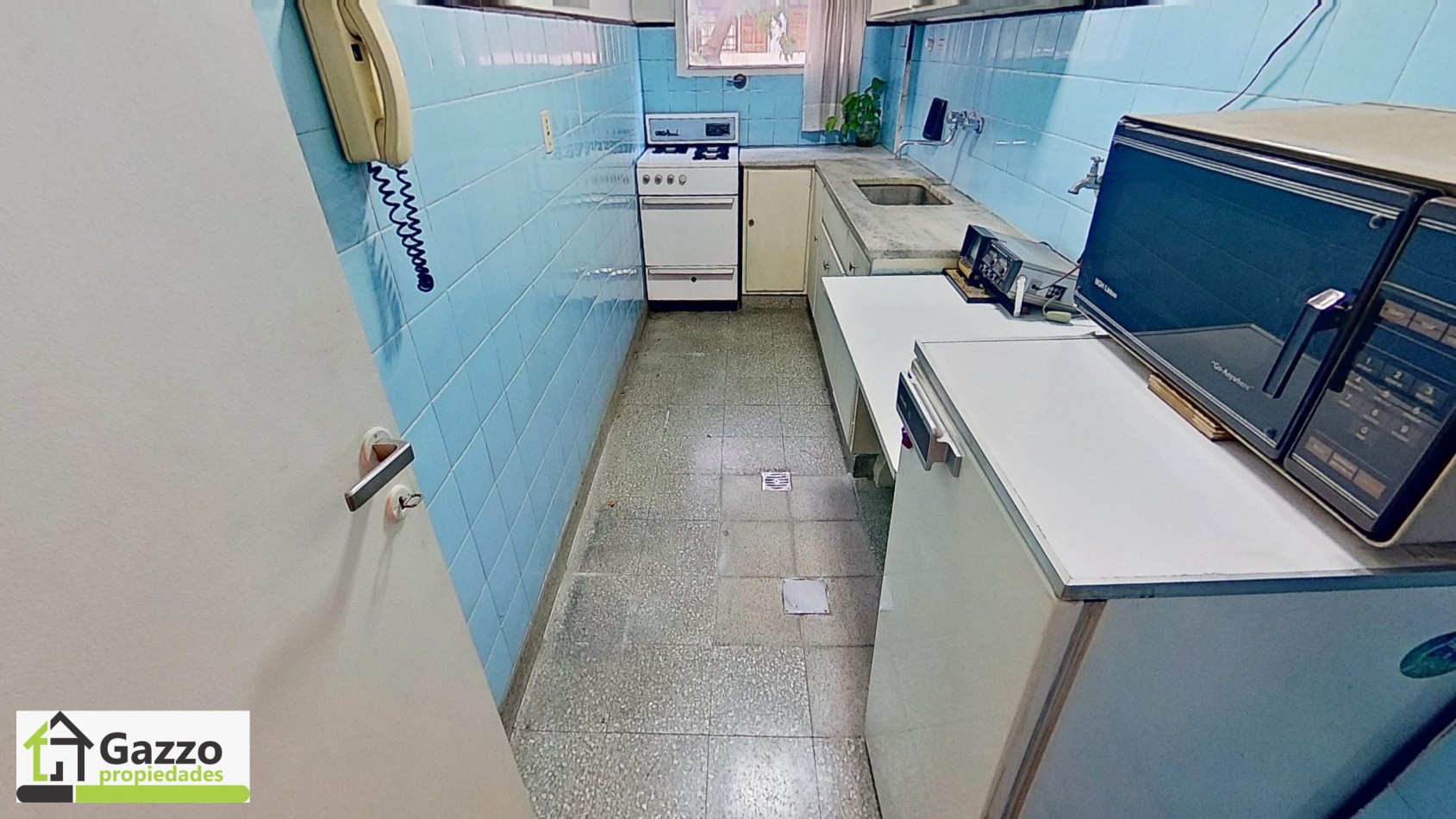 Departamento de 2 ambientes + bano en suite + cocina separada