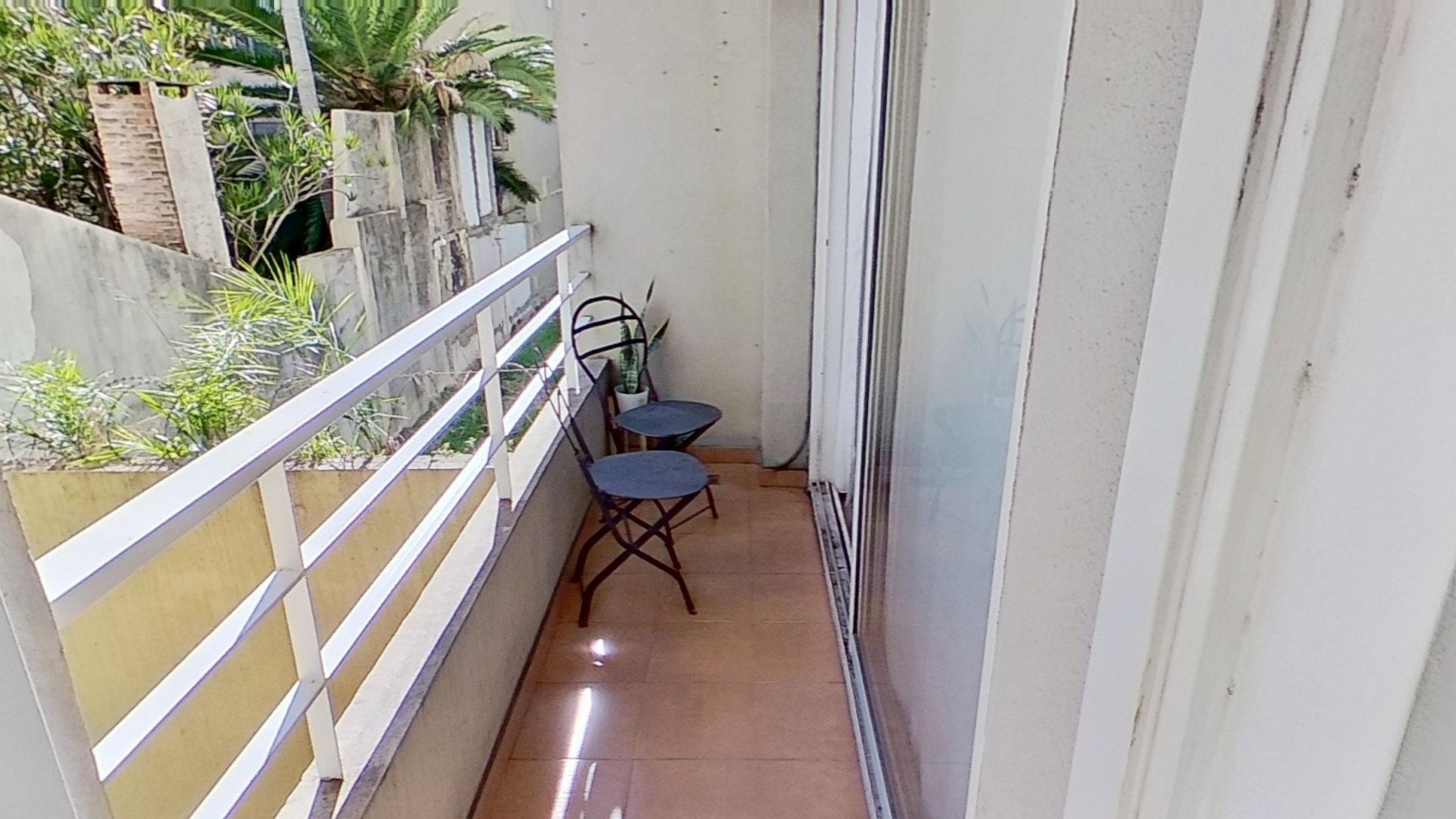 Monoambiente con cocina separada + balcon + super luminoso