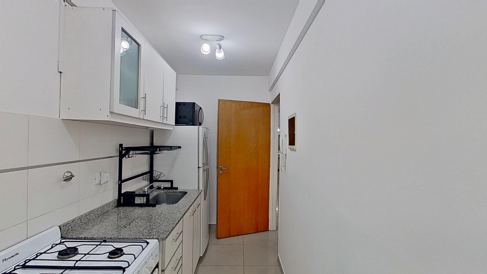 Monoambiente divisible + baño y toilette + cocina separada independiente