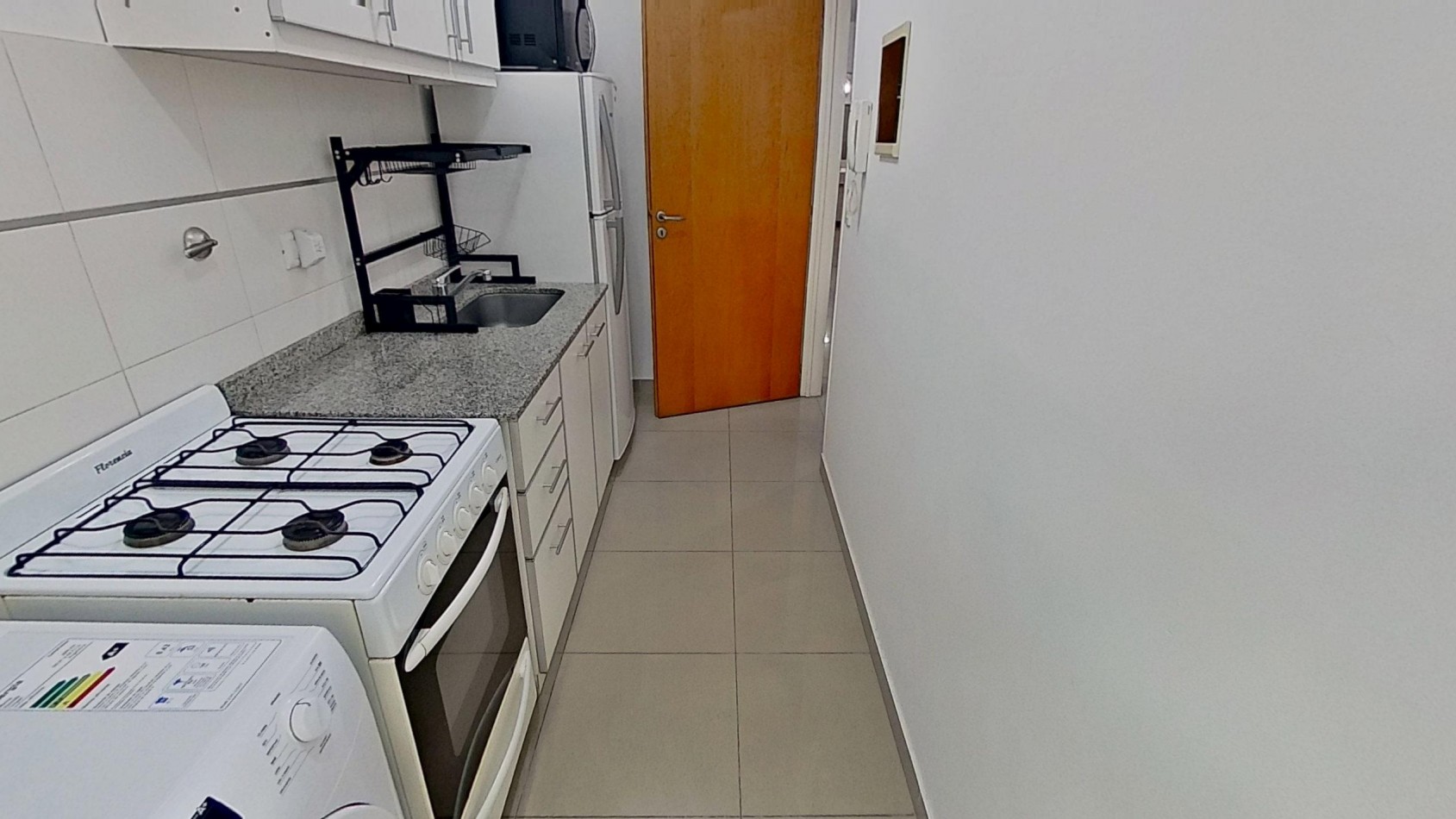 Monoambiente divisible + baño y toilette + cocina separada independiente