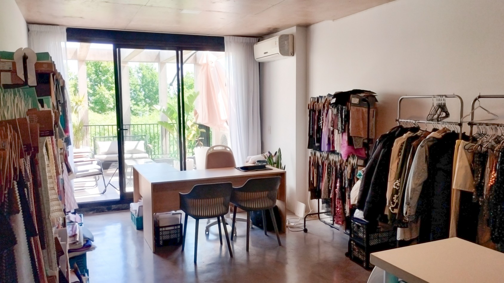 Excelente monoambiente + Amplia terraza