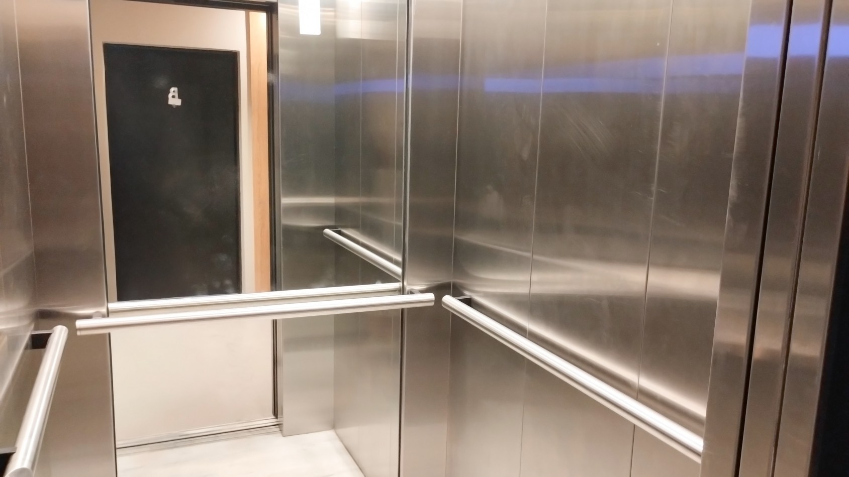 Excelente monoambiente + Amplia terraza