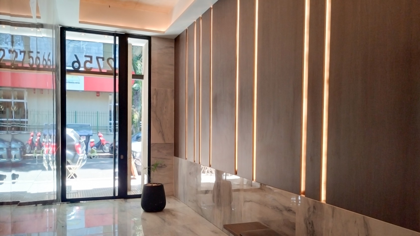 Excelente monoambiente + Amplia terraza