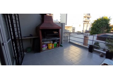 Ph Super Luminoso En Duplex Con Terraza Con Parrilla + Cochera Fija Cubierta